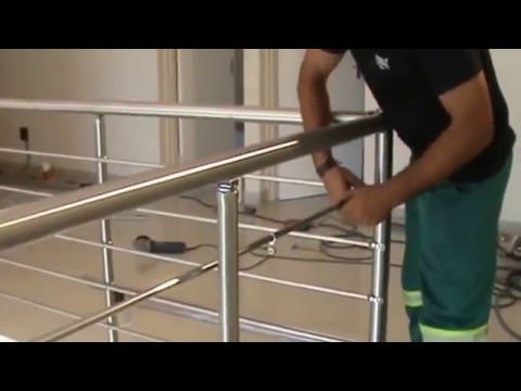 Установка перил: тонкости технологии монтажа