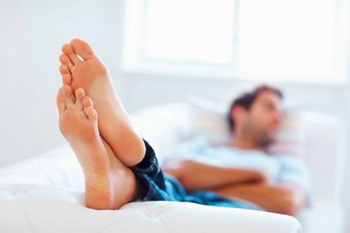 Варикоз на ногах у мужчин: как лечить, симптомы и признаки, чем опасен, профилактика, последствия