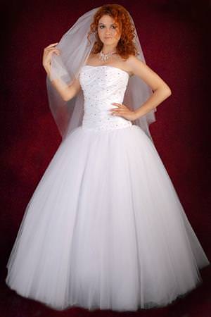 Видеть себя во сне в свадебном платье, невестой — толкование сна