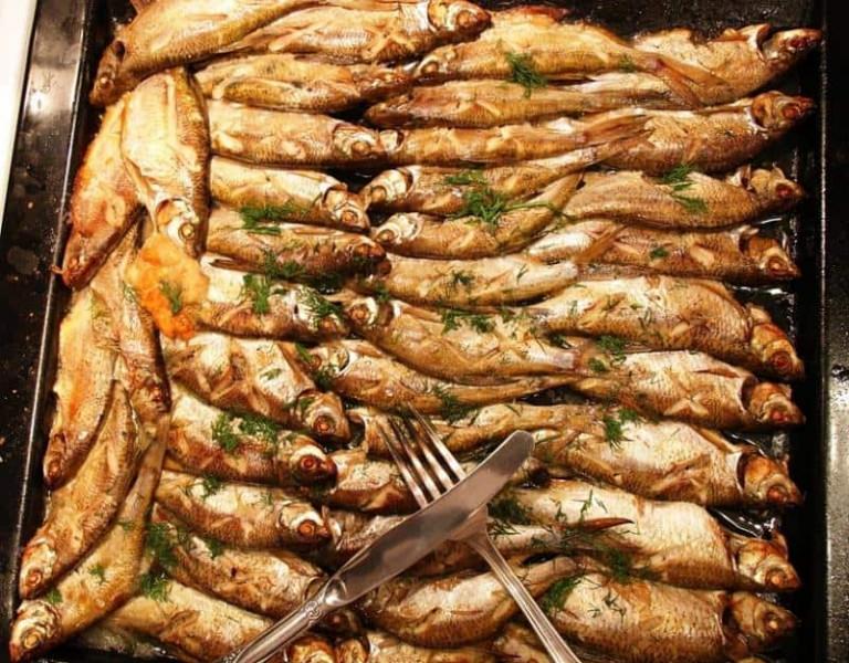 Во сне вы ели жареную рыбу — загляните в сонник и узнайте, что это значит