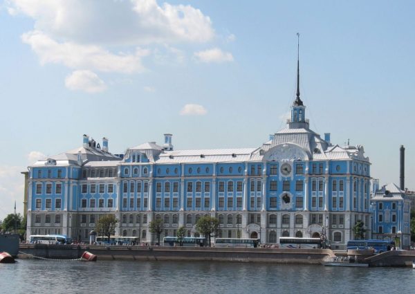 Военные училища после 9 класса: какие выбрать юношам и девушкам