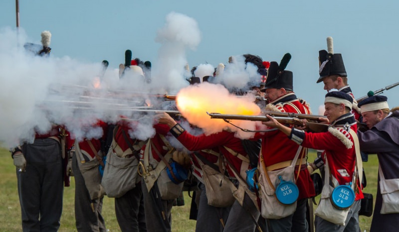 Война для женщины во сне — толкование по различным сонникам