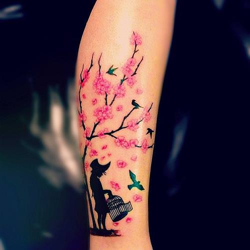 Значение нежного и красивого тату сакуры — что символизирует и кому подходит