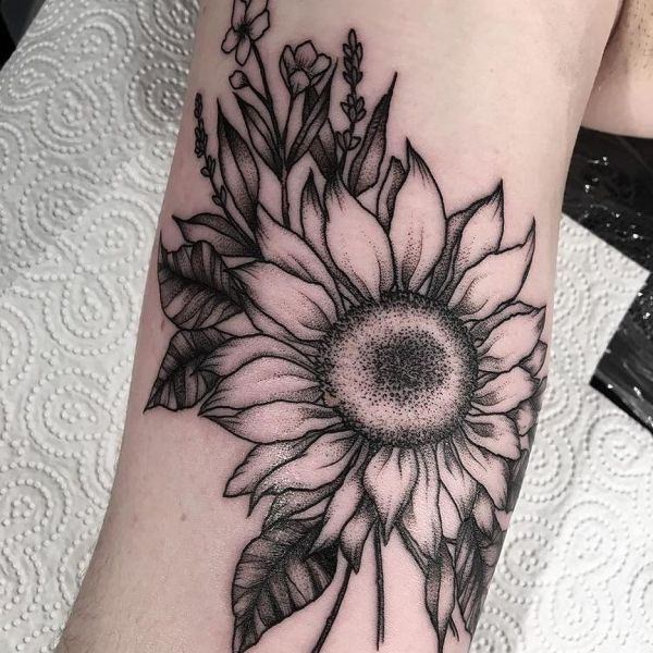 Значение, присущее прекрасному цветку лотоса в тату