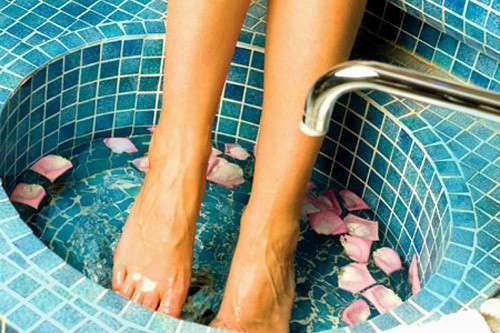 Зуд при варикозе: причины, лечение (медикаменты, народные средства, диетотерапия), возможные осложнения (трофические язвы, дерматит, экзема)