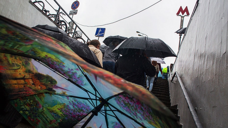 В Москве автомобиль въехал в подземный переход