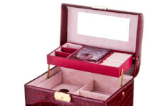 Шкатулка для украшений: правила выбора