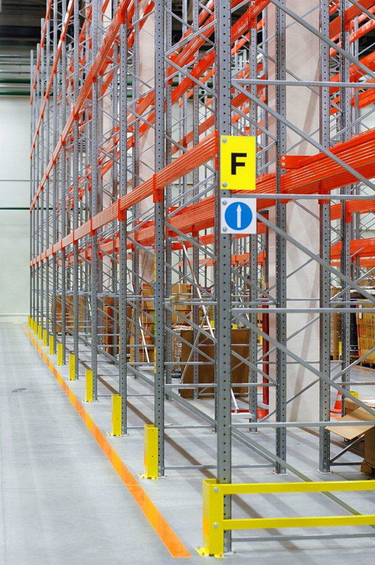 Монтаж стеллажных систем