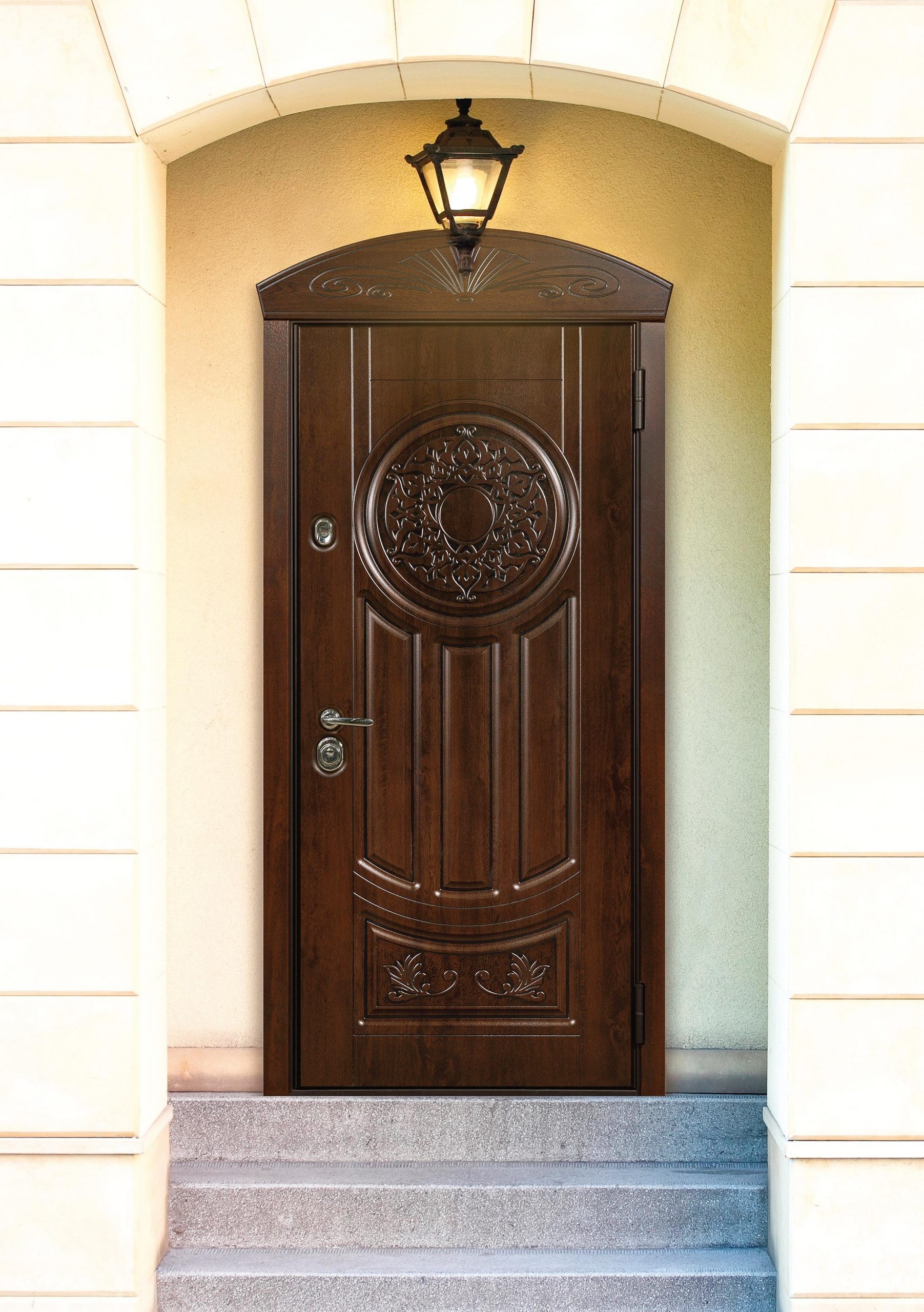 Как нужно выбирать входные двери в коттедж