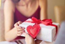 Идеи романтического подарка для женщины