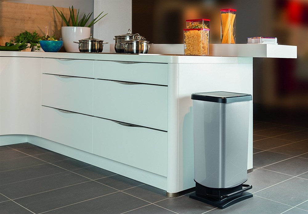 Мусорное ведро на кухню: виды и особенности