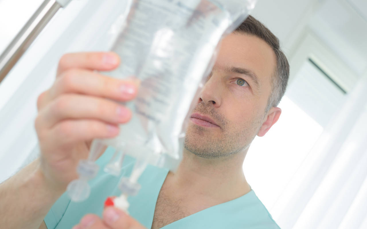 Как работает капельница для вывода из запоя