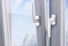 Почему выгодно покупать пластиковые окна зимой