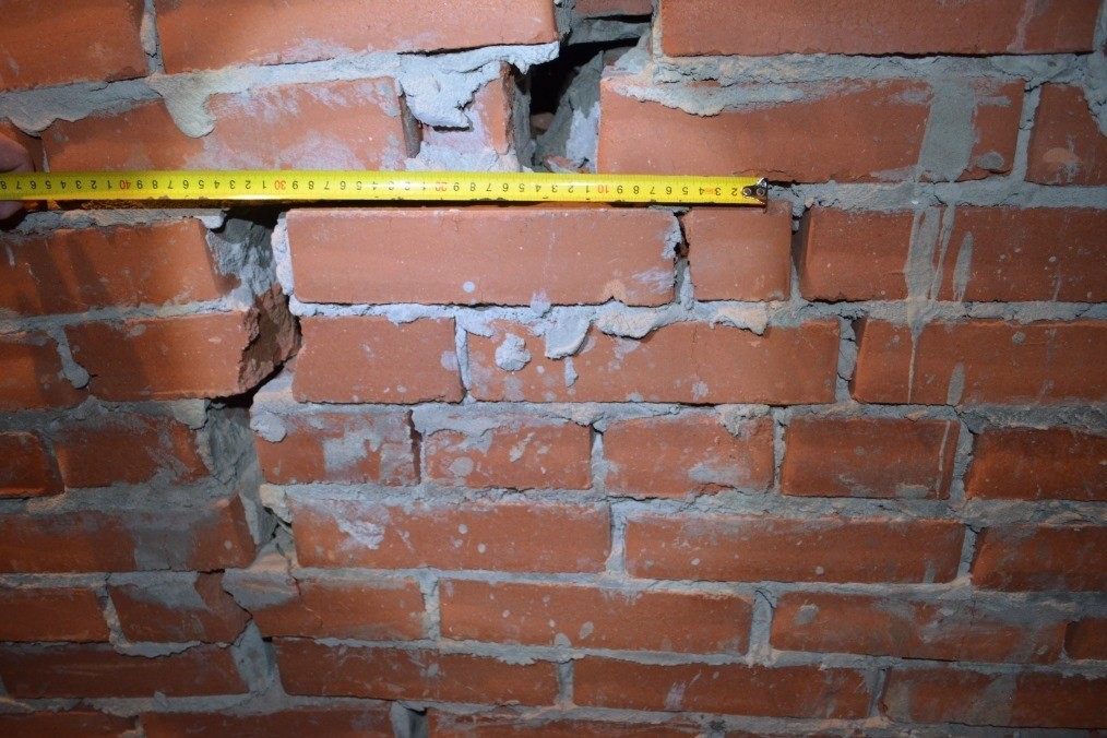 Как осуществляется ремонт трещин в кирпичной кладке