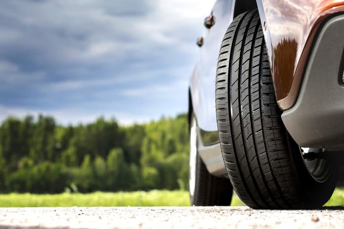 Как выбрать летнюю резину для безопасного и комфортного вождения в жаркое время года?