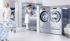 Почему химчистку верхней одежды лучше доверить профессионалам