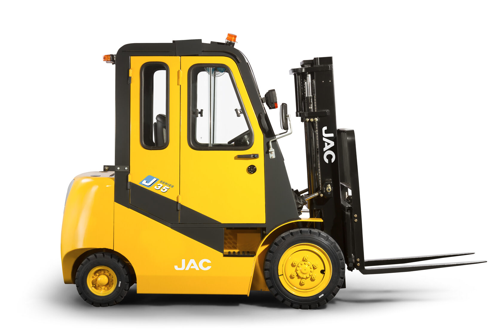 Эффективная складская логистика с электрическими погрузчиками