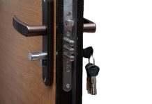 Как открыть дверь без повреждения