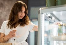 Эффективность и стиль: почему встраиваемая холодильная витрина станет изюминкой вашего заведения HoReCa