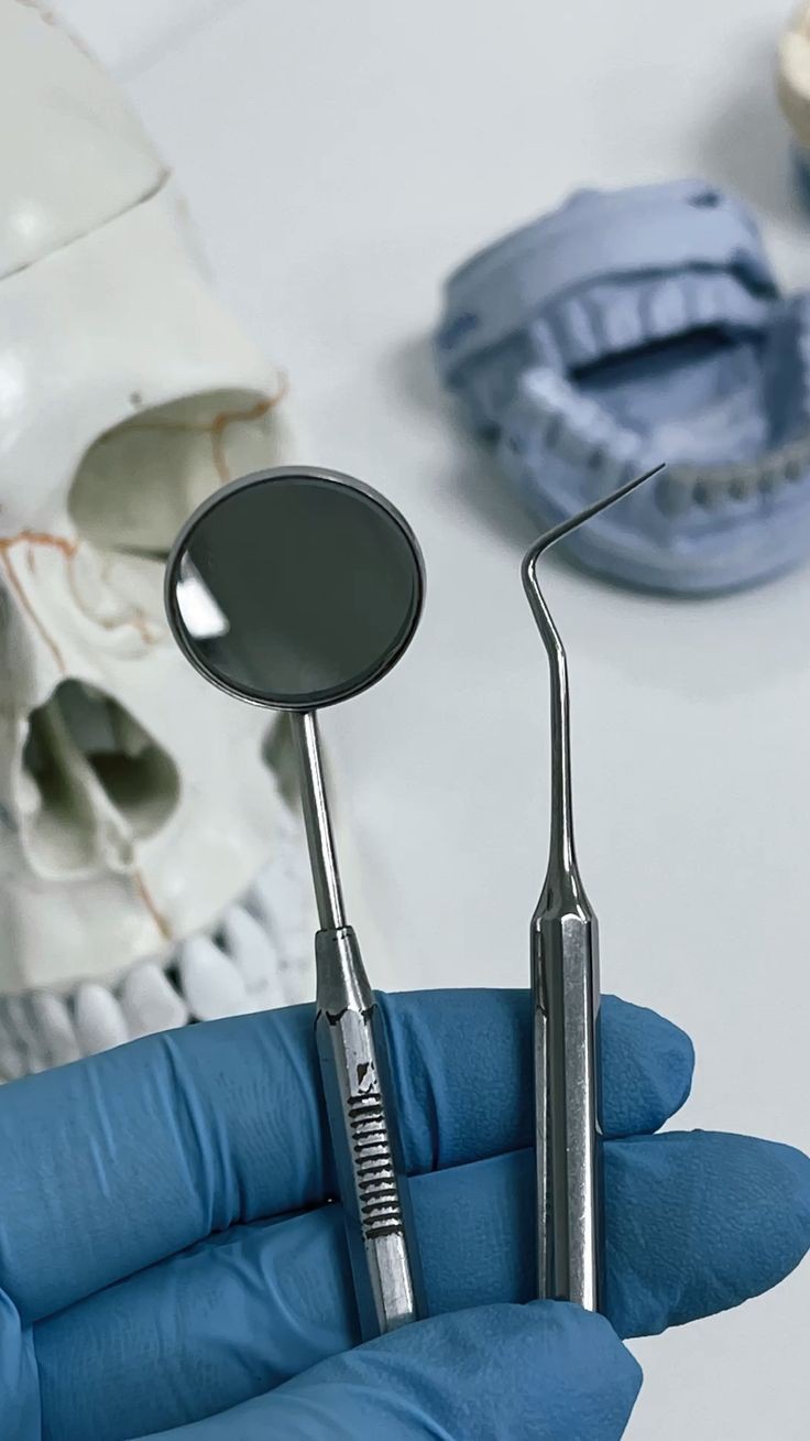 Профилактика лучше лечения. Почему важно посещать стоматолога каждые полгода?