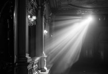 Этапы подсветки городского памятника