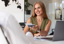 Сравнение и подбор кредитов, банковских карт и займов