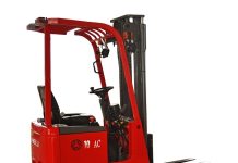 Погрузчики в сельском хозяйстве: как они помогают фермерам?