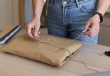 Прочная упаковка для одежды: как избежать возвратов из-за повреждения товара