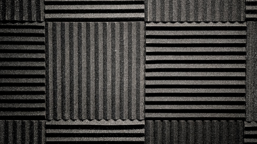 Панели для потолка: стекломагниевые и звукоизоляционные решения