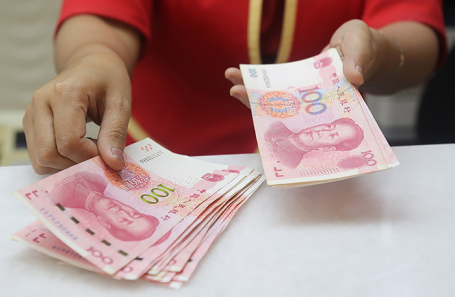 Комиссии за прямые международные переводы в юанях, долларах и евро кратно снизились