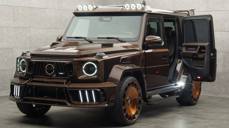 Mansory украсила «Гелик» арабской вязью и оснастила распашными дверями