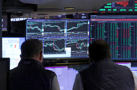 Снижение на Мосбирже и заявления на Московском финансовом форуме. Обзор финансового рынка от 18 сентября