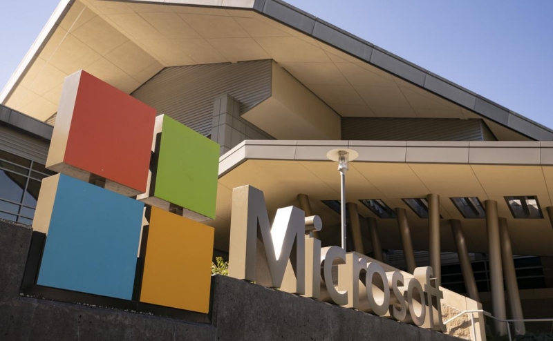 Техногиганты США предостерегли владельцев рабочих виз от поездок за рубеж