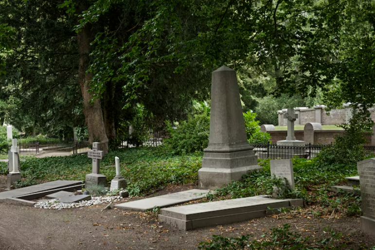 Памятник в виде ангела на могилу: Символ вечной любви и мира