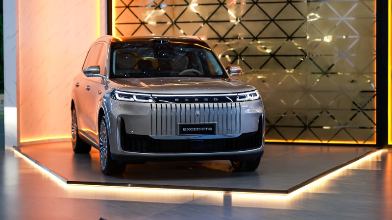 Exeed представила флагманский кроссовер ET8