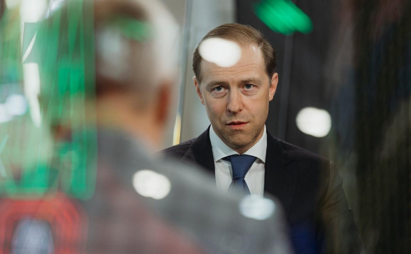 Мантуров поручил проработать отсрочку новых правил расчета утильсбора