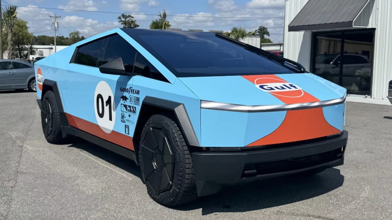 Tesla Cybertruck в цветах нефтяной компании провалился на аукционе