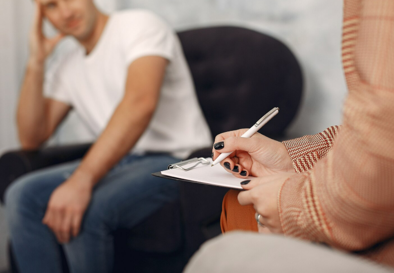 Психосоматика высокого давления: Как эмоции влияют на здоровье сердца