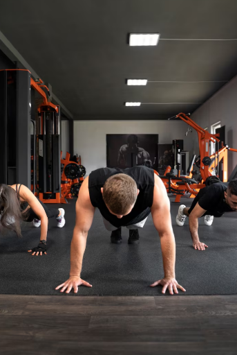 Круговая тренировка для мужчин в тренажерном зале: эффективный путь к силе и выносливости