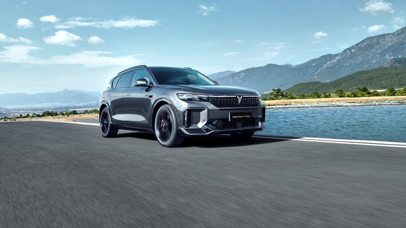 Гибридный Voyah Free Sport стал в России мощнее и дальнобойнее