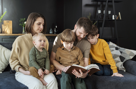 Путин поставил задачи по поддержанию многодетности в России