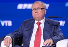 Андрей Костин: рыночного курса рубля нет, есть курс юаня, а юань и рупия — не свободные валюты