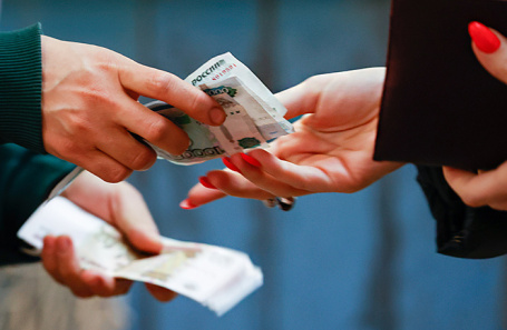 Центробанк фиксирует резкий рост наличных денег в обращении