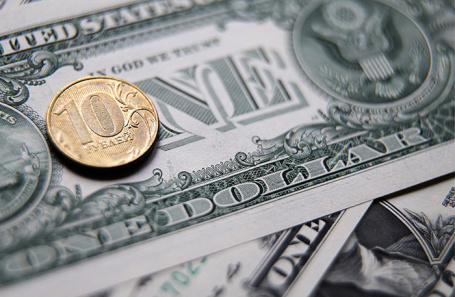 Доллар опустился ниже 75 рублей