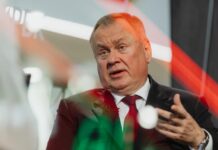 Костин объяснил, почему у банков с маркетплейсами не сложился альянс