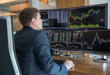 Минфин наращивает продажу валюты и золота, Мосбиржа падает. Обзор финансового рынка от 3 декабря