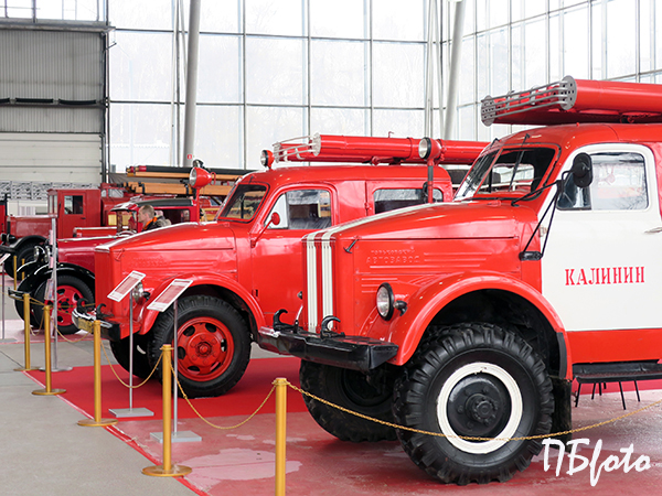 Автомобиль доставки пенообразователя на место пожара.